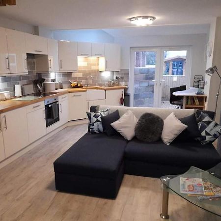 Outstanding Modern 1-Bed House In Chippenham Τσίπενχαμ Εξωτερικό φωτογραφία