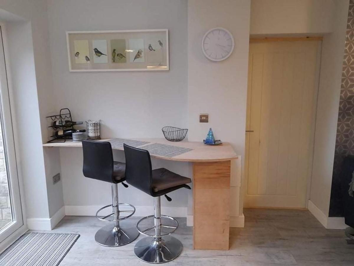 Outstanding Modern 1-Bed House In Chippenham Τσίπενχαμ Εξωτερικό φωτογραφία