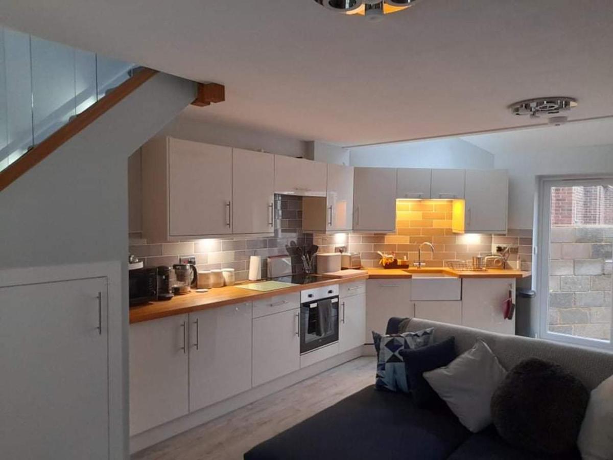 Outstanding Modern 1-Bed House In Chippenham Τσίπενχαμ Εξωτερικό φωτογραφία