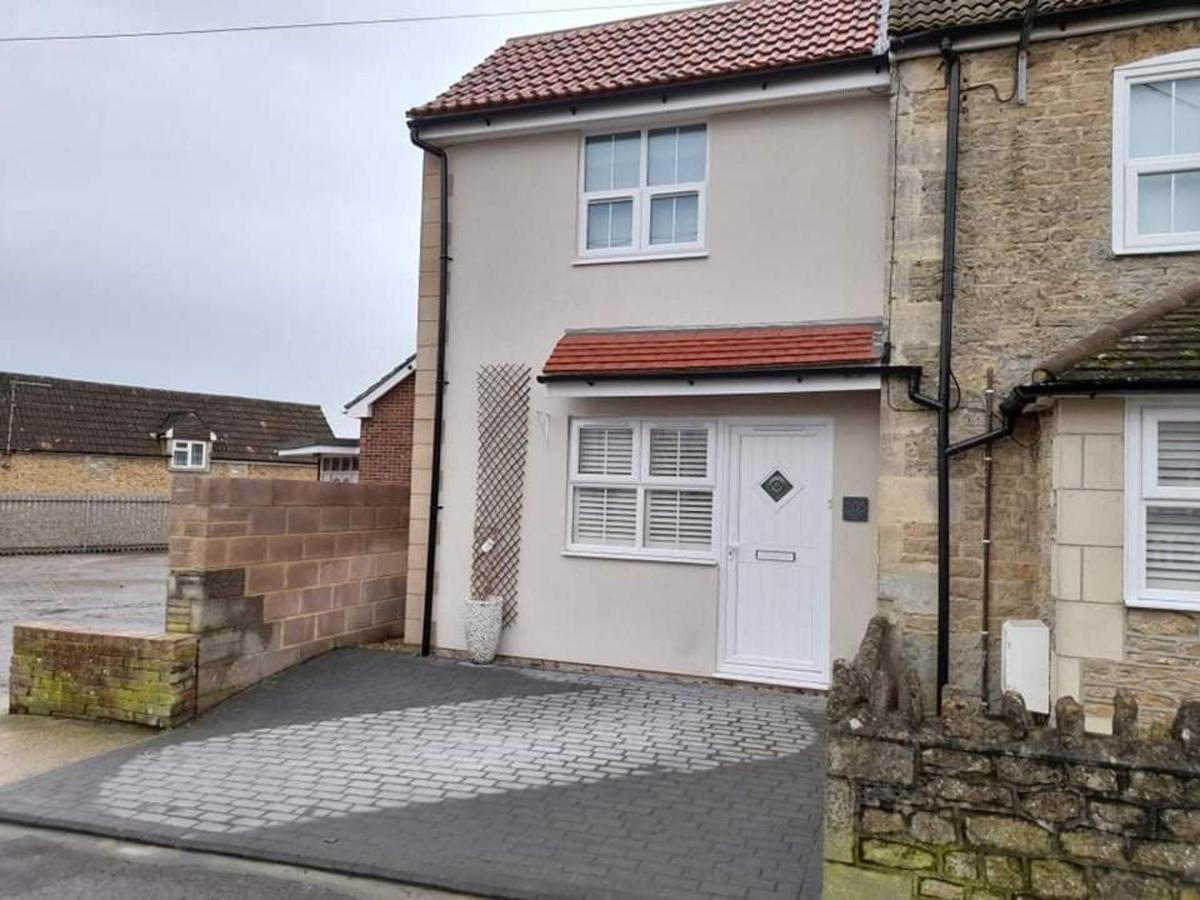 Outstanding Modern 1-Bed House In Chippenham Τσίπενχαμ Εξωτερικό φωτογραφία