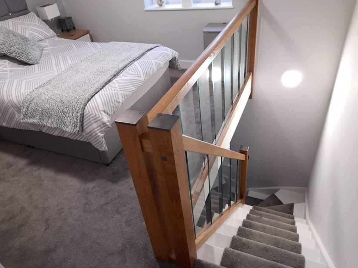 Outstanding Modern 1-Bed House In Chippenham Τσίπενχαμ Εξωτερικό φωτογραφία