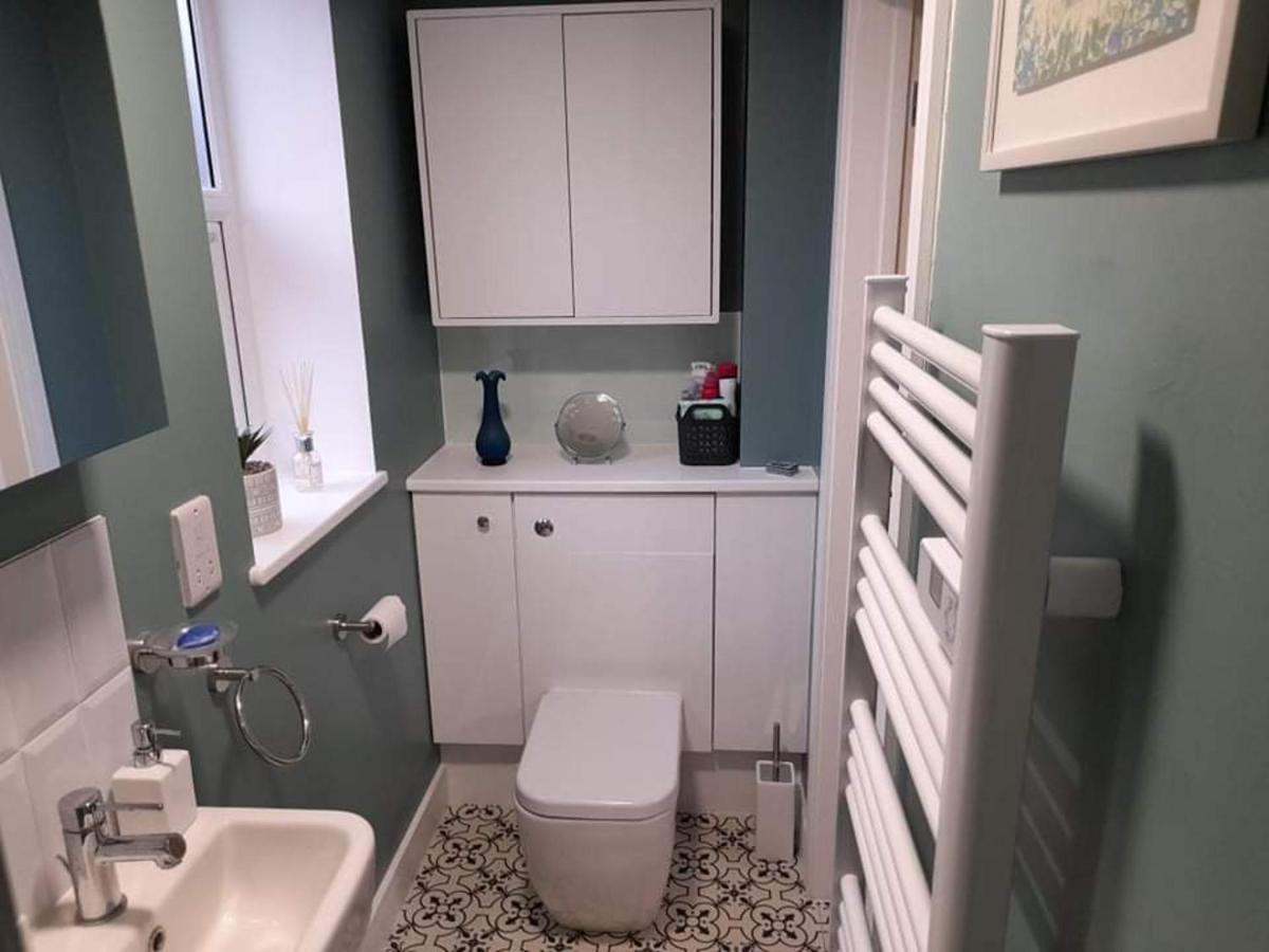 Outstanding Modern 1-Bed House In Chippenham Τσίπενχαμ Εξωτερικό φωτογραφία